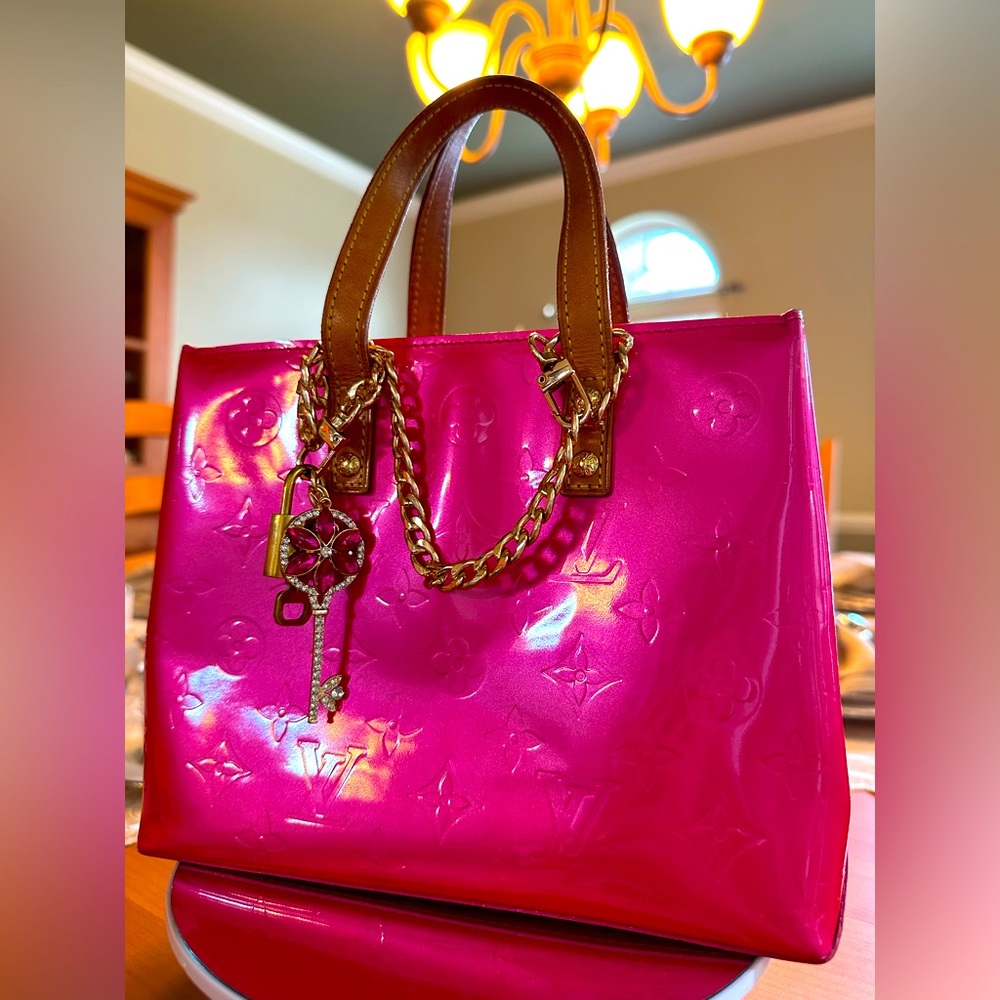 Luis Vuitton (posh auth.) Vernis leather HOT PINK mini tote bag! PRISTINE!